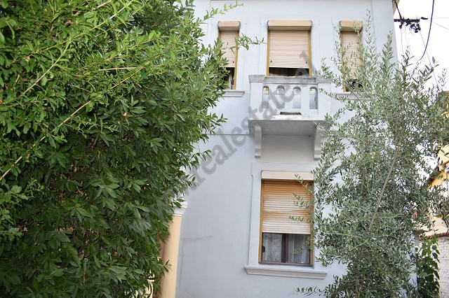 Villa for rent on Qemal Stafa Street, near Shkolla Kuqe in Tirana.
The villa has a construction are